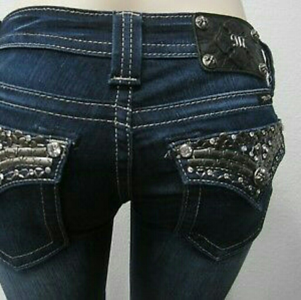 🎀Miss me rhinestone jeans Medium wash sz 26